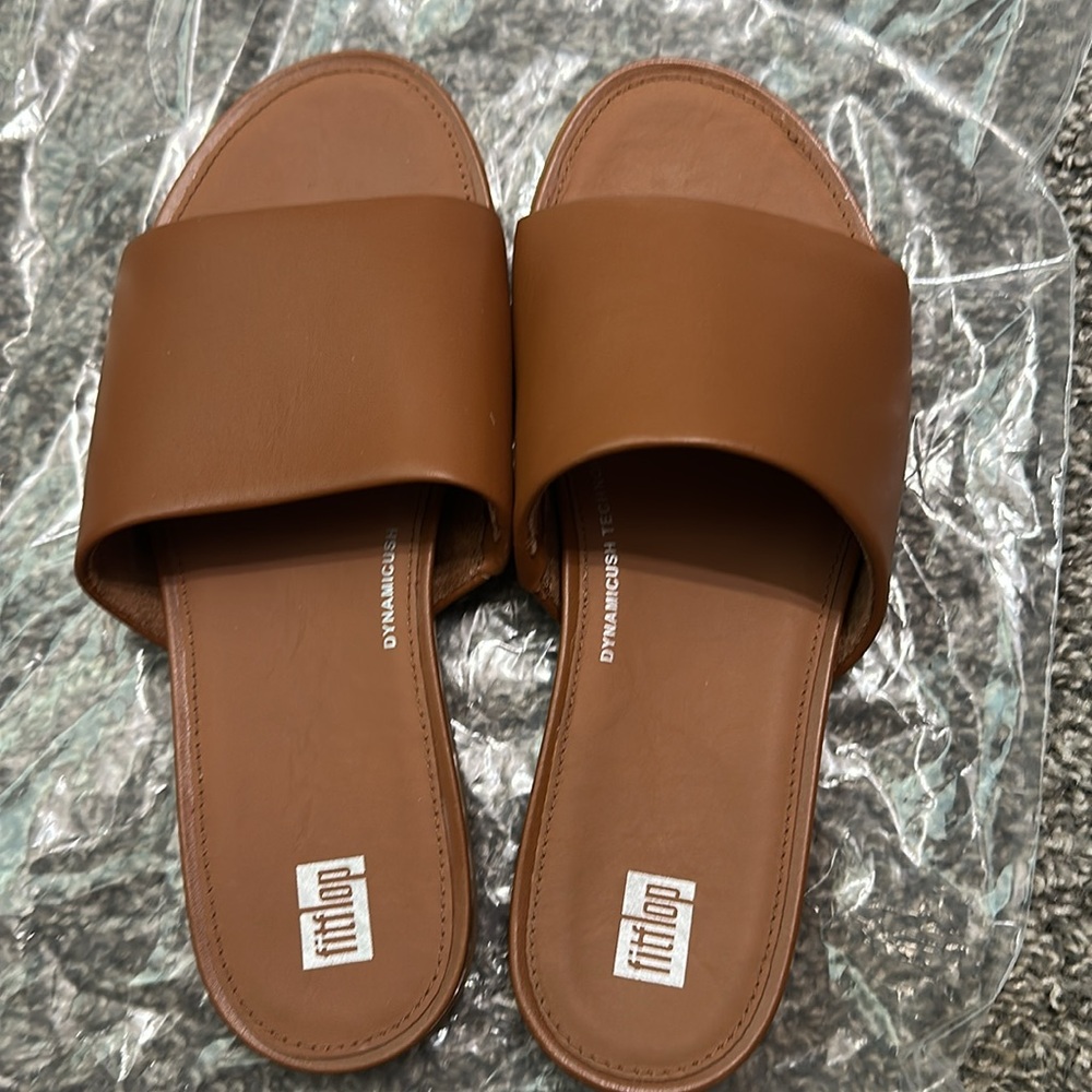Fit flop leather slides